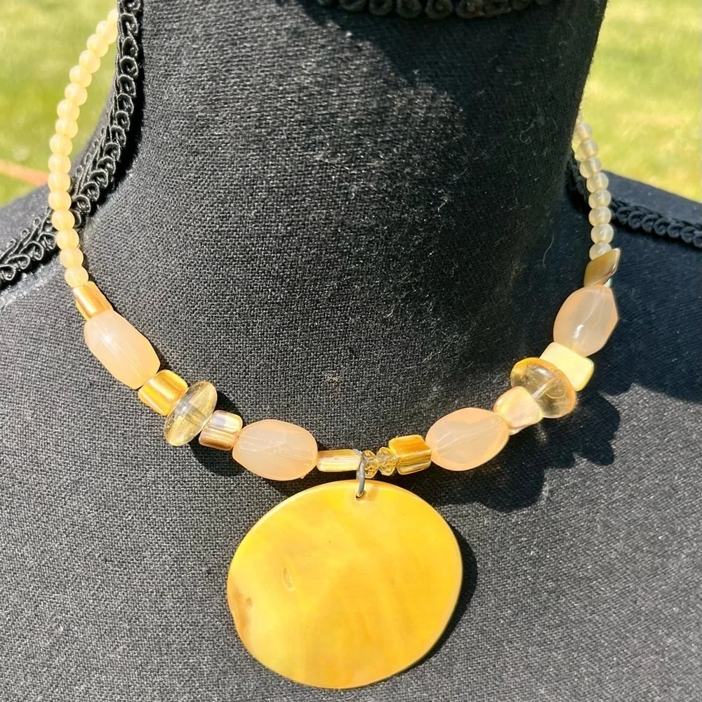 VTG 70s Yellow Shell  Like Statement Necklace Boho Chic Choker Handmade Jewelry